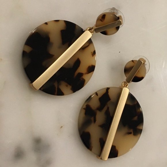 C&C 14K Gold + Tortoise Patterned Earrings - Picture 6 of 9